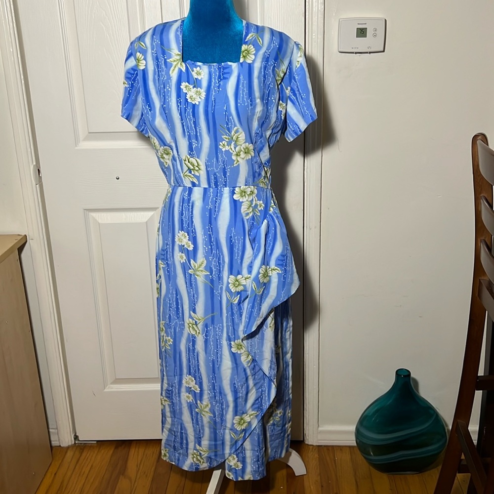 Vivien of  Holloway Floral Hawaiian Dress